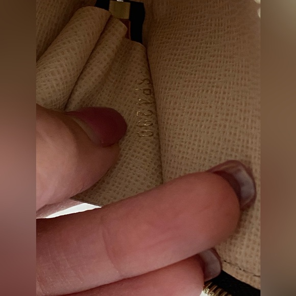 Authentic Louis Vuitton monogram coin purse - Picture 7 of 7